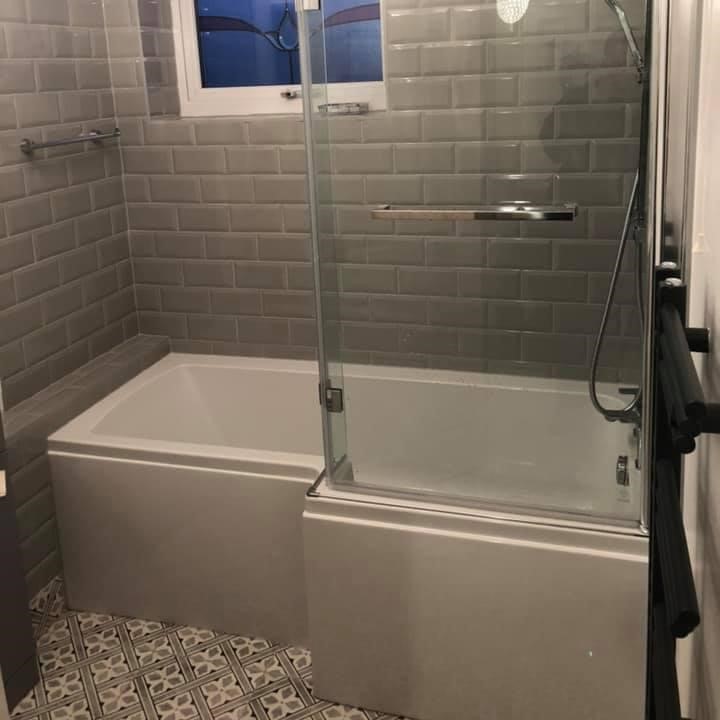 L shaped bathtub