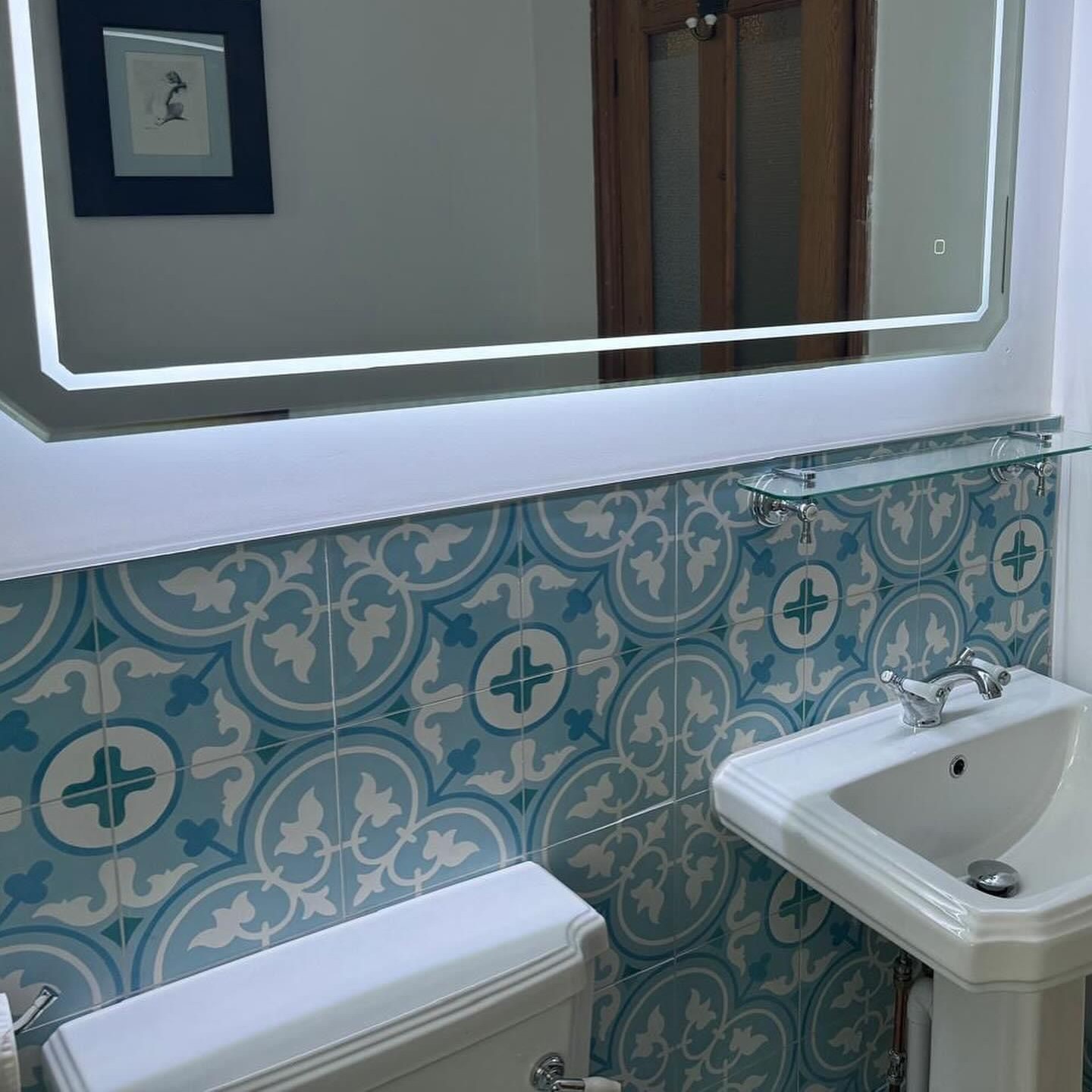 Bathroom blue tiles