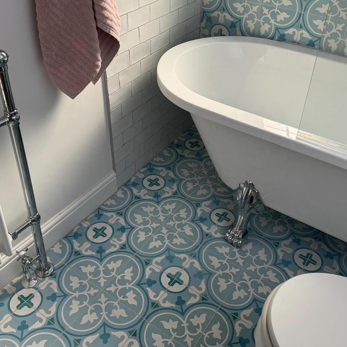 Bathroom blue tiles bath