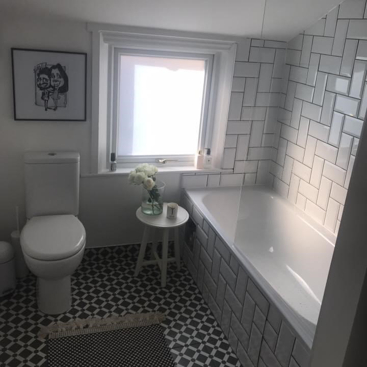Black and white bathroom